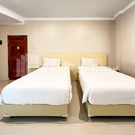 Hotel Andono Near Yia Mitra Reddoorz Temon Exterior photo