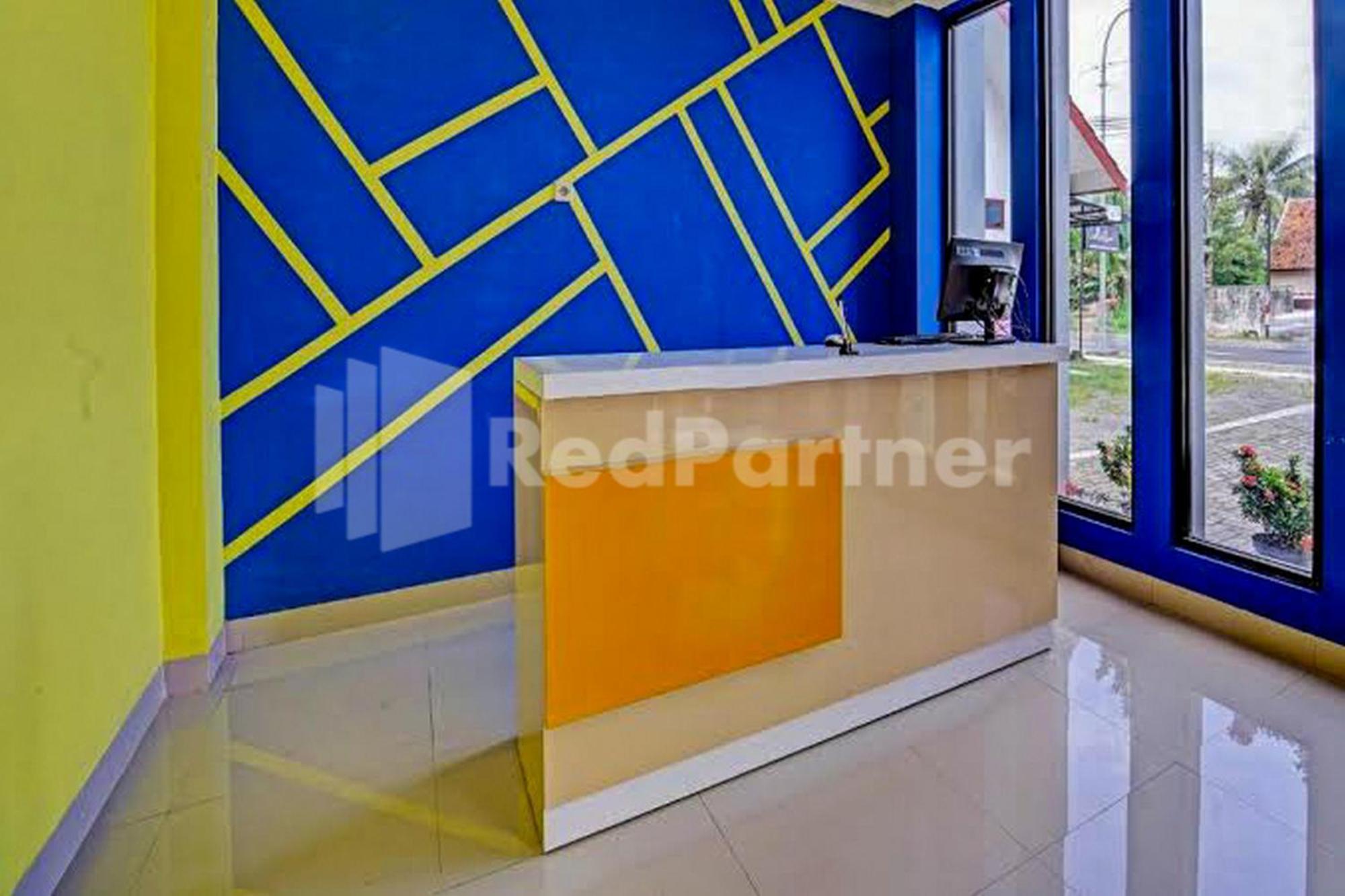 Hotel Andono Near Yia Mitra Reddoorz Temon Exterior photo