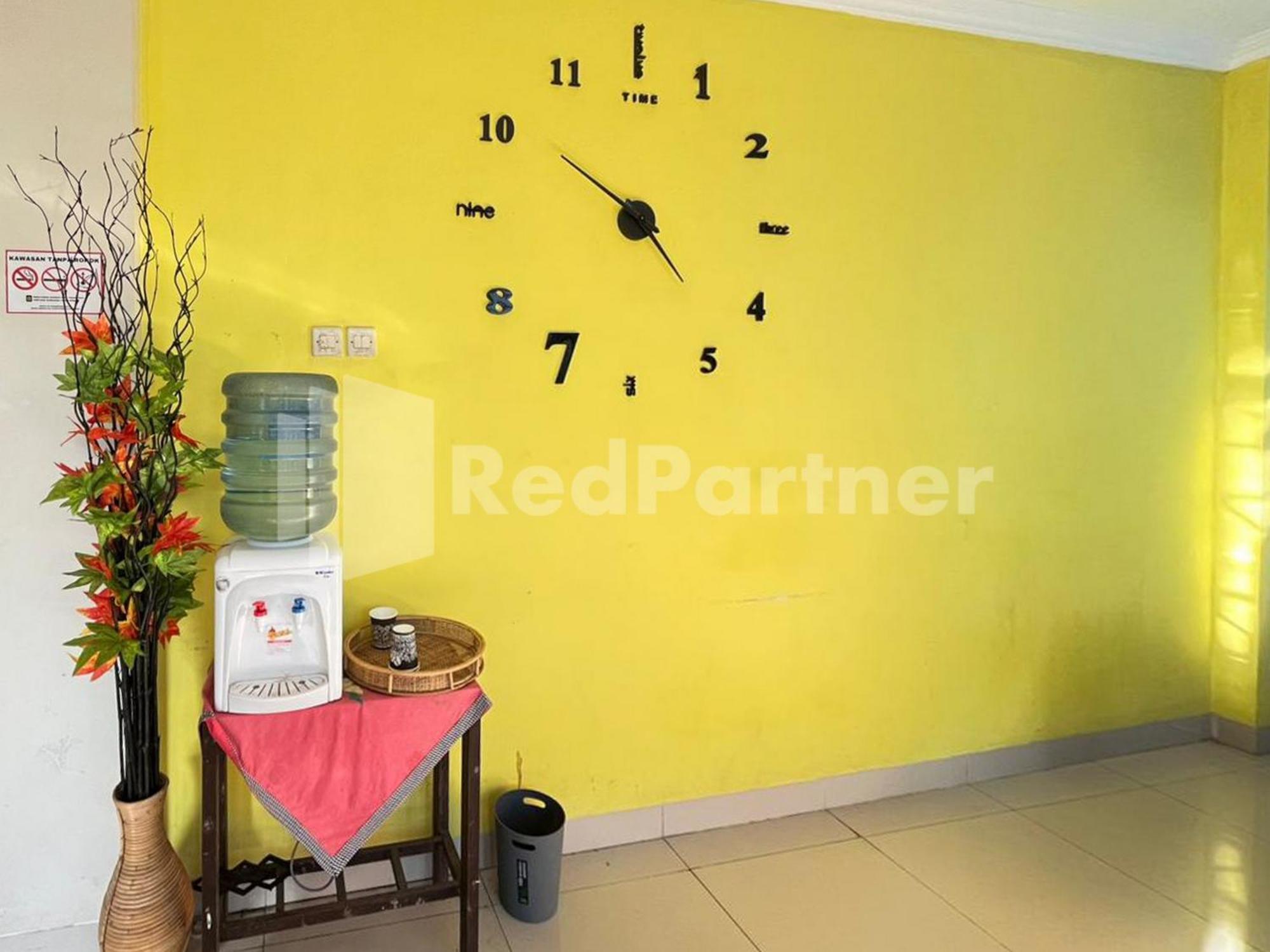 Hotel Andono Near Yia Mitra Reddoorz Temon Exterior photo